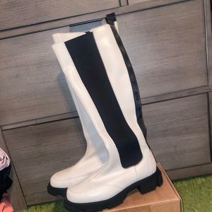 Crème and black calf boots